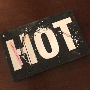 Deck of scarlet palette